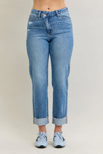 JB881003 HW Criss-Cross Boyfriend Jean - Med