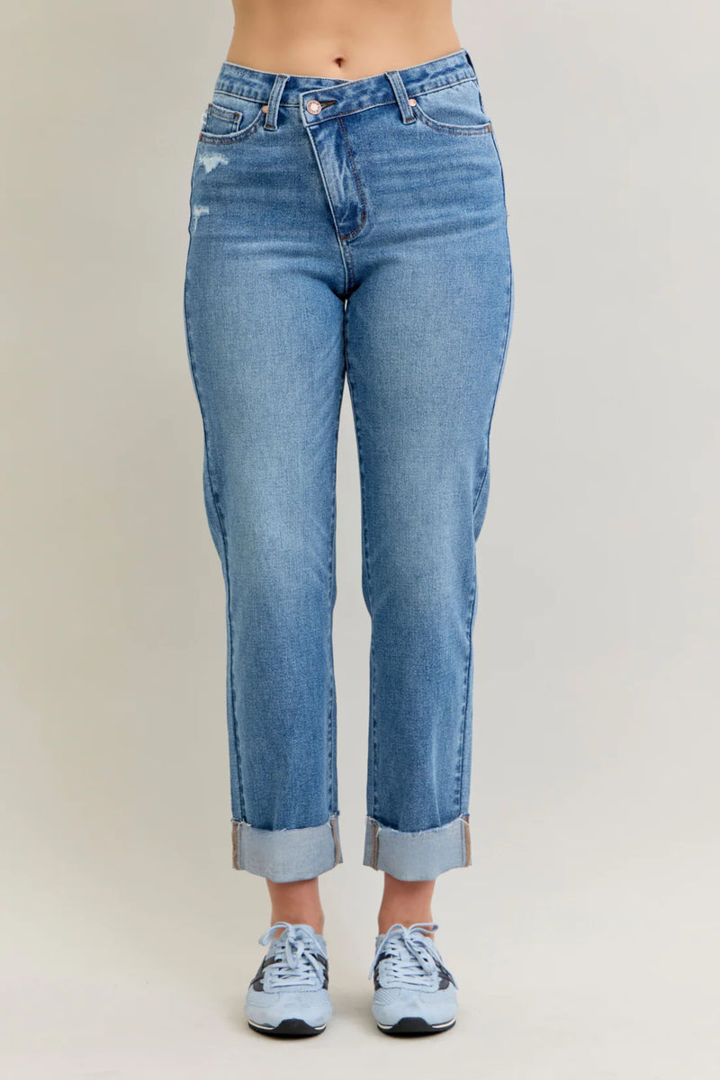 JB881003 HW Criss-Cross Boyfriend Jean - Med