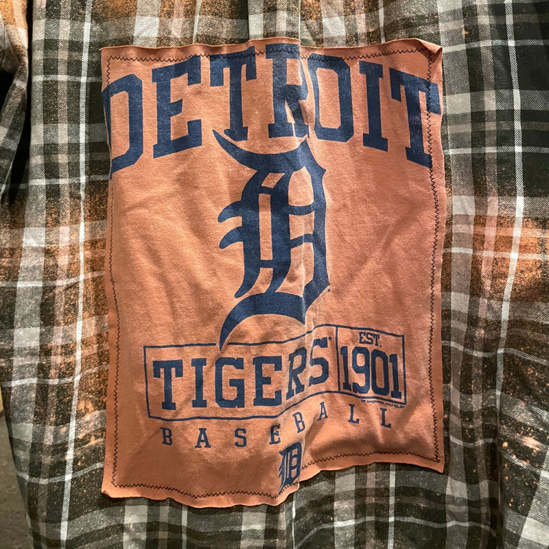 Graphic Back Flannel - Detroit "D" Tigers