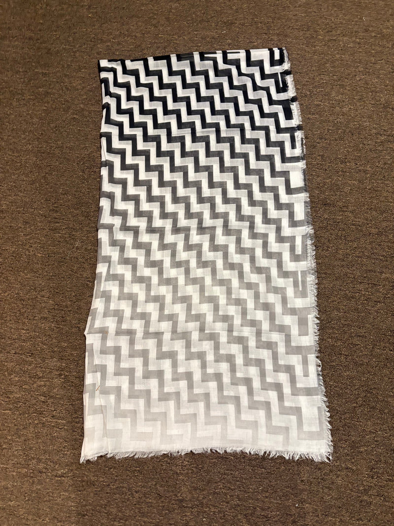 Ombre Zig Zag Print Scarf - Black/White