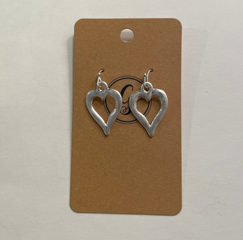 E195 - Simple Cut Out Silver Heart