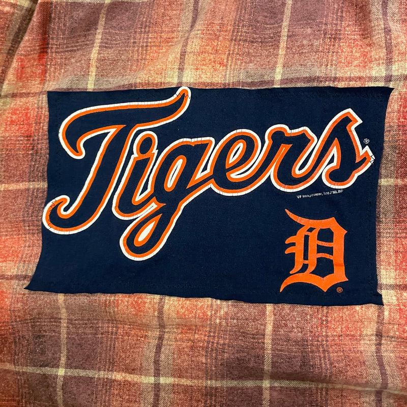 Graphic Flannel - Script Tigers & D