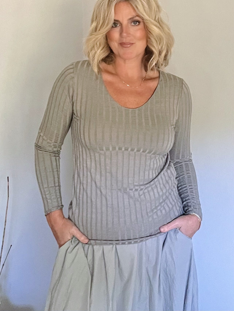 Large Ribbed V-Neck Top - Light Grey