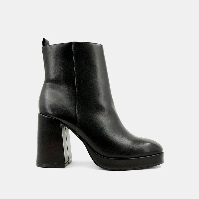 Wadi Chunky Heel Ankle Boot - Black