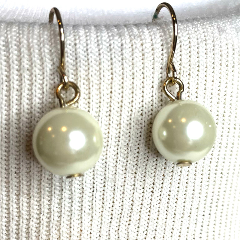 Pearly Simple Earrings